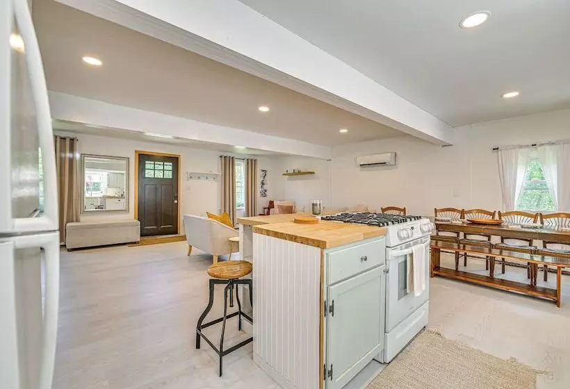 Charming Catskills Getaway: Hike, Bike, Sip & More