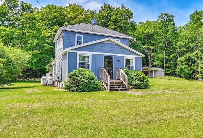 Charming Catskills Getaway: Hike, Bike, Sip & More