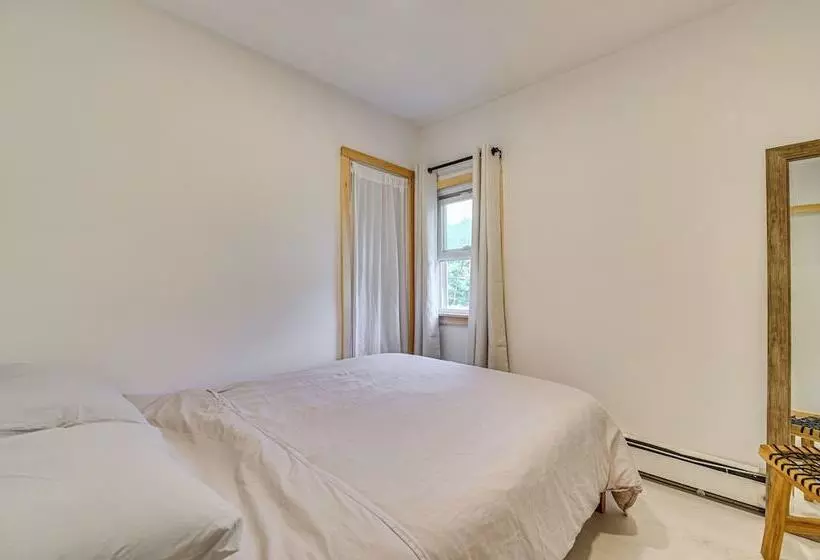 Charming Catskills Getaway: Hike, Bike, Sip & More