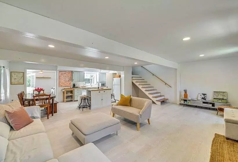 Charming Catskills Getaway: Hike, Bike, Sip & More