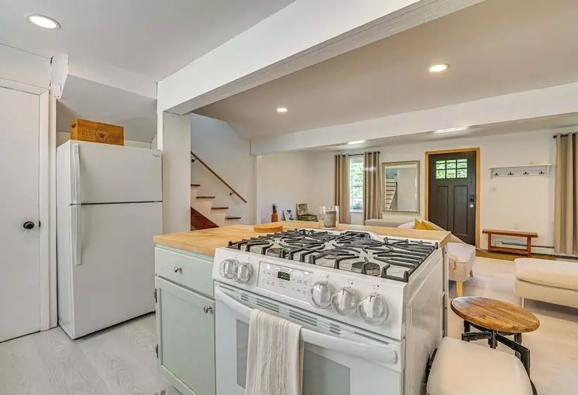 Charming Catskills Getaway: Hike, Bike, Sip & More