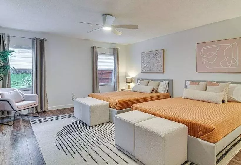 Clearwater Home W/ Outdoor Shower ~ 5 Mi To Beach!