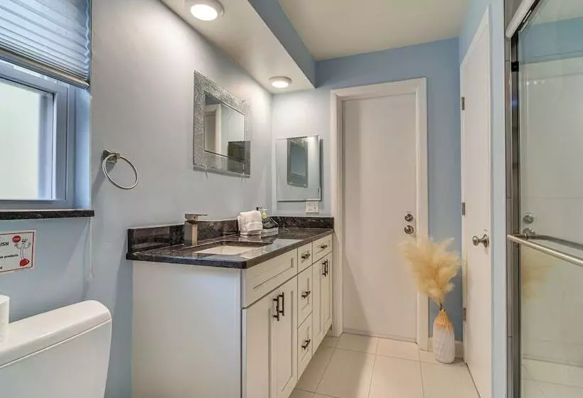 Clearwater Home W/ Outdoor Shower ~ 5 Mi To Beach!