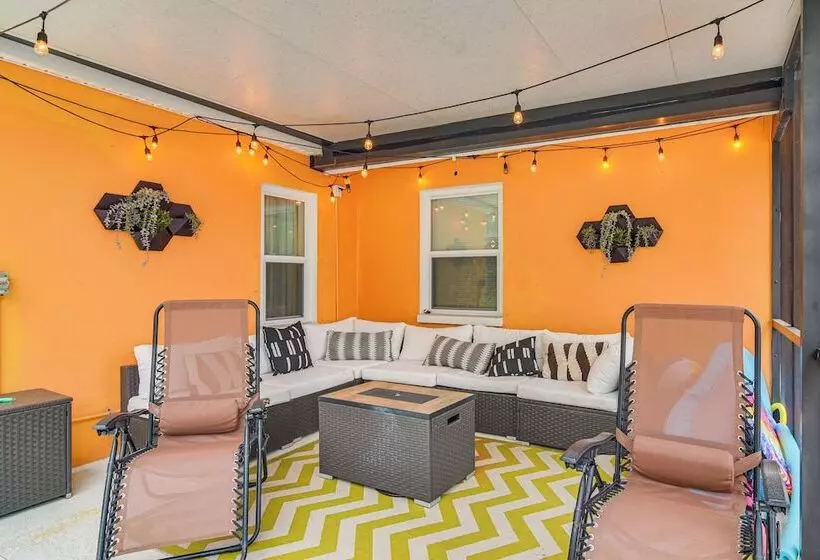 Clearwater Home W/ Outdoor Shower ~ 5 Mi To Beach!