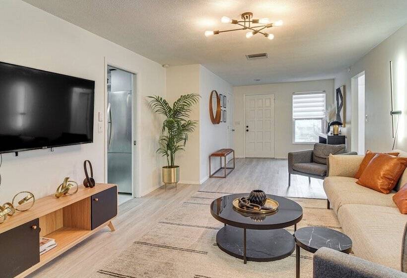 Clearwater Home W/ Outdoor Shower ~ 5 Mi To Beach!