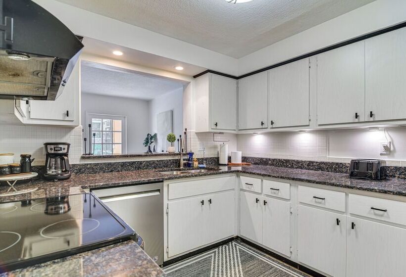 Clearwater Home W/ Outdoor Shower ~ 5 Mi To Beach!