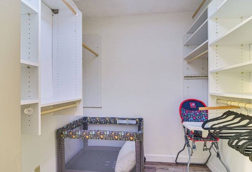 Clearwater Home W/ Outdoor Shower ~ 5 Mi To Beach!