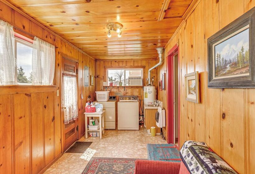 Cozy Dove Creek Cottage W/ Patio & Spacious Yard