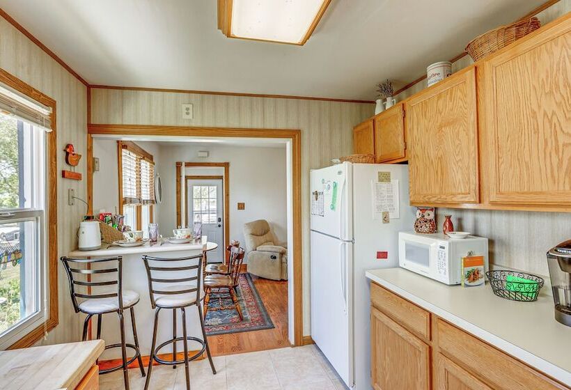 Cozy Dove Creek Cottage W/ Patio & Spacious Yard