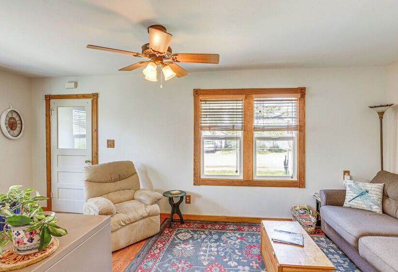 Cozy Dove Creek Cottage W/ Patio & Spacious Yard