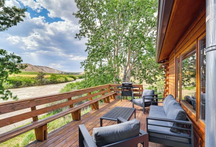 Dubois Riverfront Lodge W/ On Site Fishing & Views