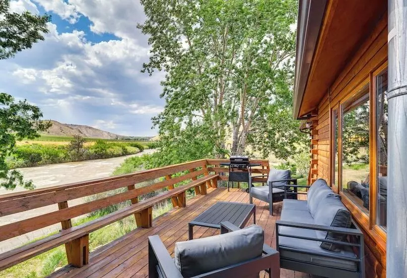 Dubois Riverfront Lodge W/ On Site Fishing & Views