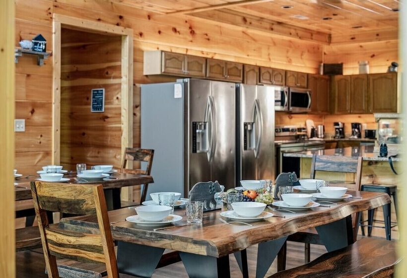 Elegant Elite Estate By Ghosal Luxury Lodging