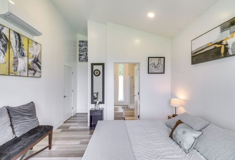 Hot Tub & Views:  Sunset Valley Retreat  In Eureka