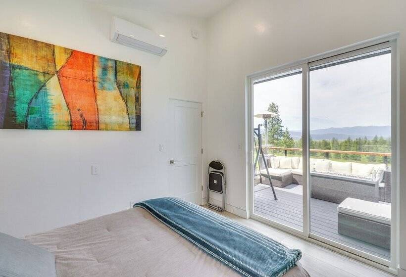 Hot Tub & Views:  Sunset Valley Retreat  In Eureka