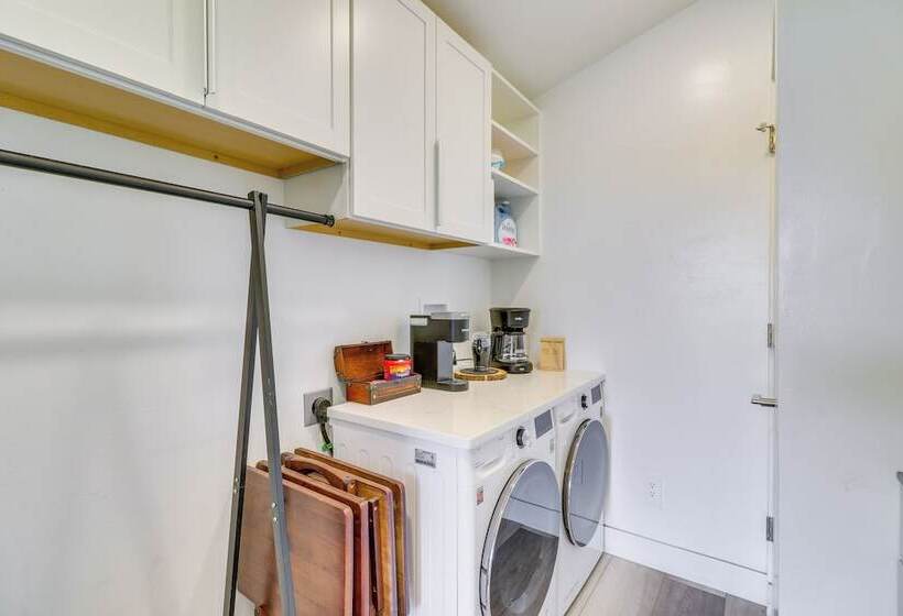 Hot Tub & Views:  Sunset Valley Retreat  In Eureka