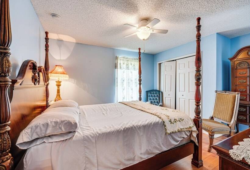 Family Friendly Kissimmee Home W/ Yard & Grill!