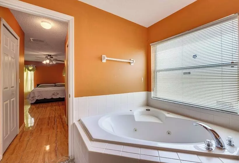 Family Friendly Kissimmee Home W/ Yard & Grill!