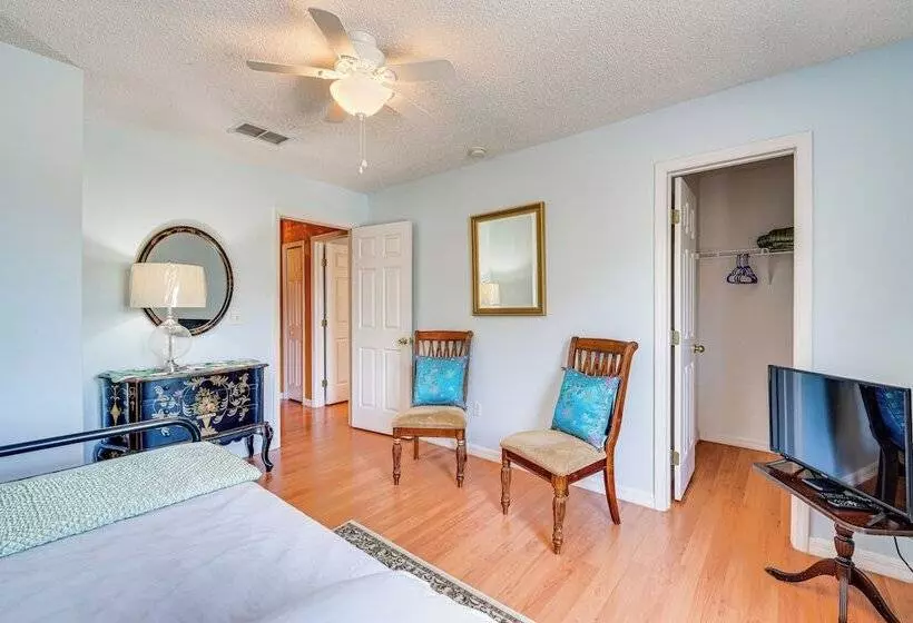 Family Friendly Kissimmee Home W/ Yard & Grill!