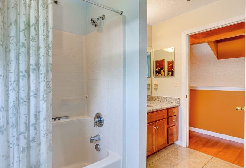 Family Friendly Kissimmee Home W/ Yard & Grill!