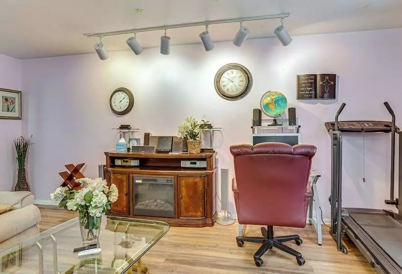 Family Friendly Okc Area Getaway: Dogs Welcome!