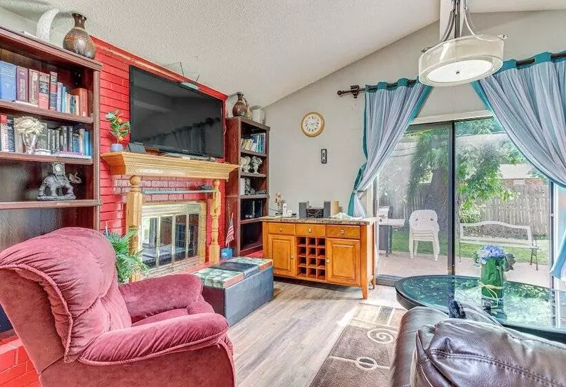 Family Friendly Okc Area Getaway: Dogs Welcome!