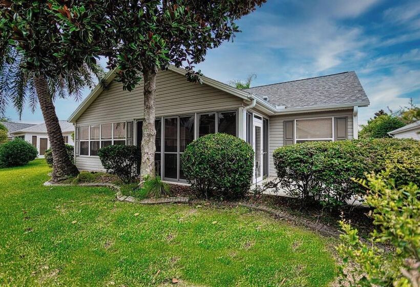 Georgetown Centrally Located 3/2 Designer Home