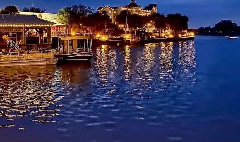 Georgetown Centrally Located 3/2 Designer Home