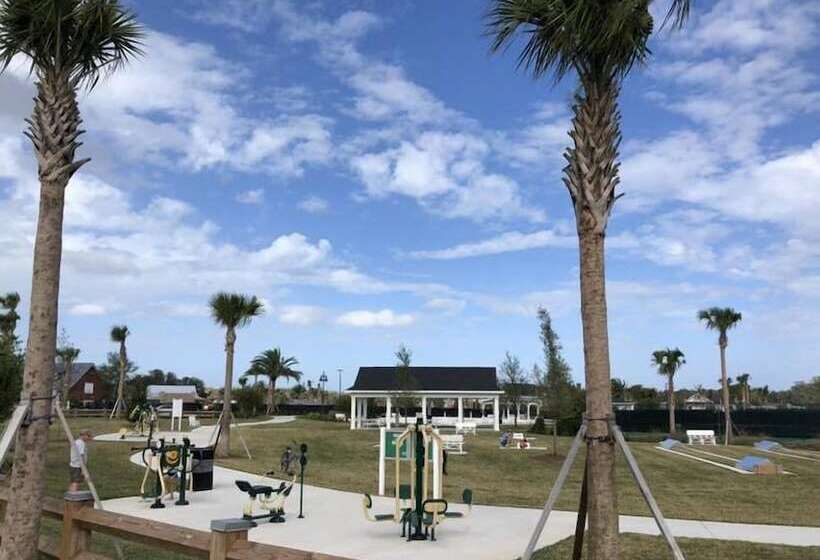 Georgetown Centrally Located 3/2 Designer Home