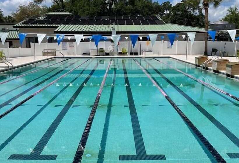 Georgetown Centrally Located 3/2 Designer Home