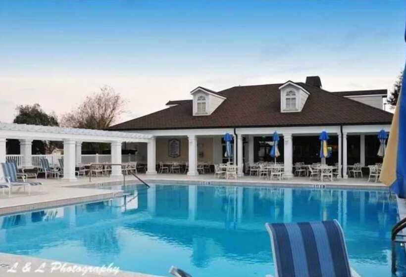 Georgetown Centrally Located 3/2 Designer Home