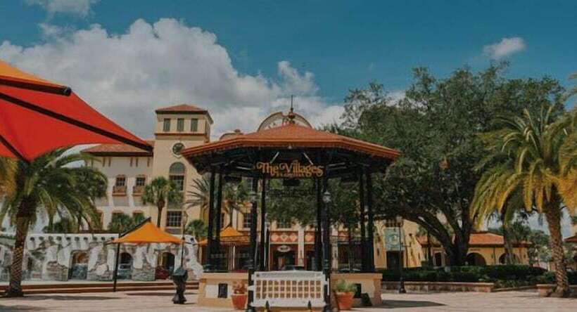 Georgetown Centrally Located 3/2 Designer Home