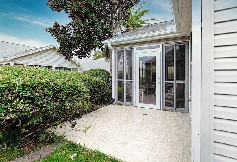 Georgetown Centrally Located 3/2 Designer Home