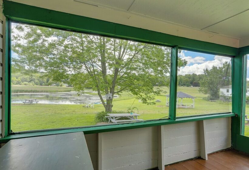 Honesdale Cabin On 110 Acre Farm: Pets Welcome!