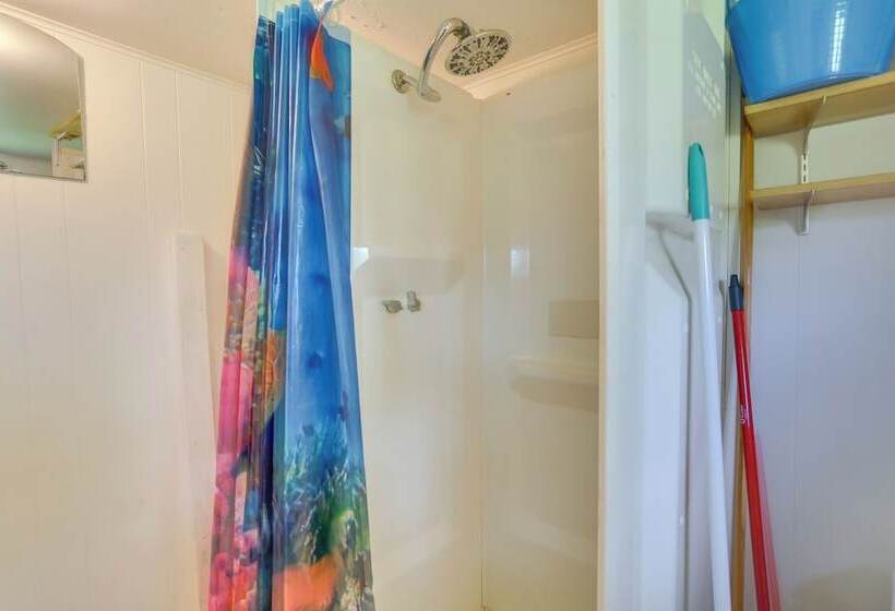 Honesdale Cabin On 110 Acre Farm: Pets Welcome!