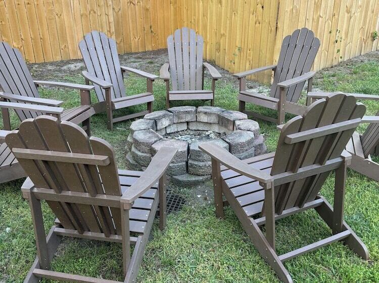 هتل Charming May Street Retreat