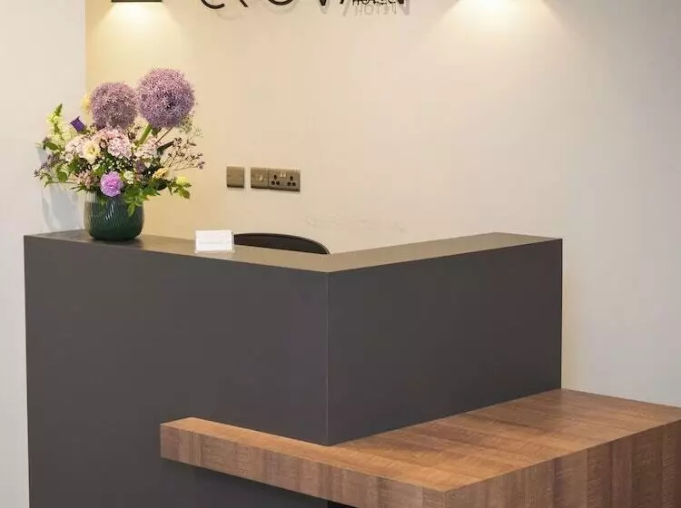 هتل Crown