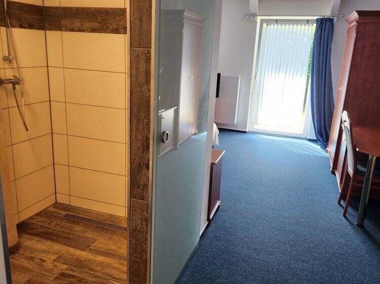 Отель Hoyers In Pinneberg