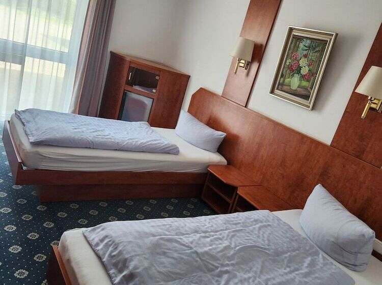 Отель Hoyers In Pinneberg