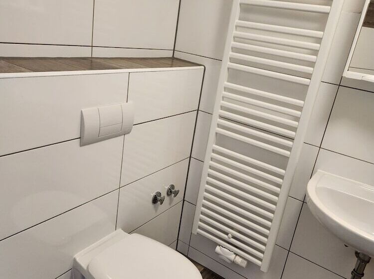 Отель Hoyers In Pinneberg