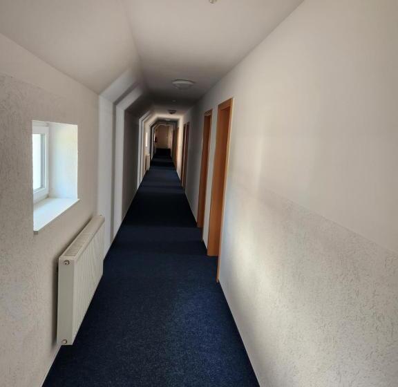 Отель Hoyers In Pinneberg