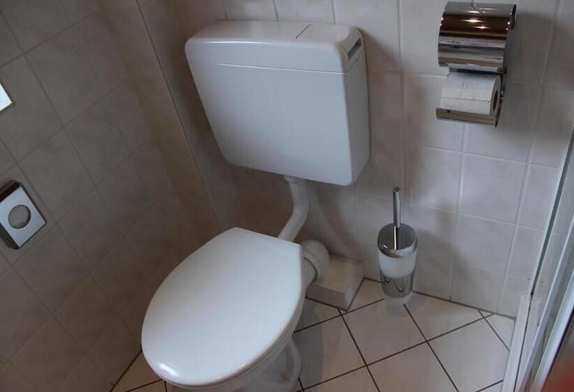 Отель Hoyers In Pinneberg