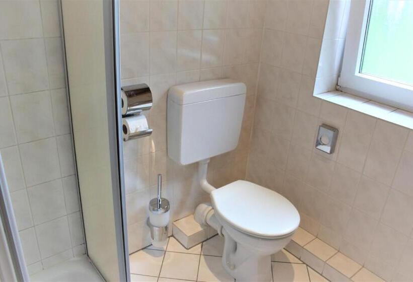 Отель Hoyers In Pinneberg