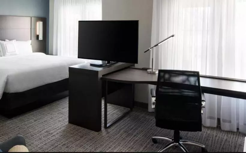 Hotelli Residence Inn By Marriott Detroit Dearborn