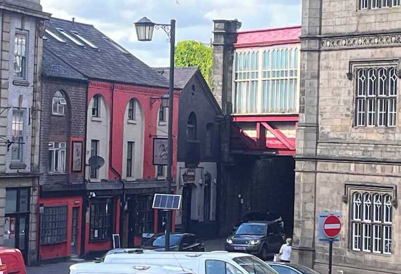 בית מלון כפרי Tumbledown