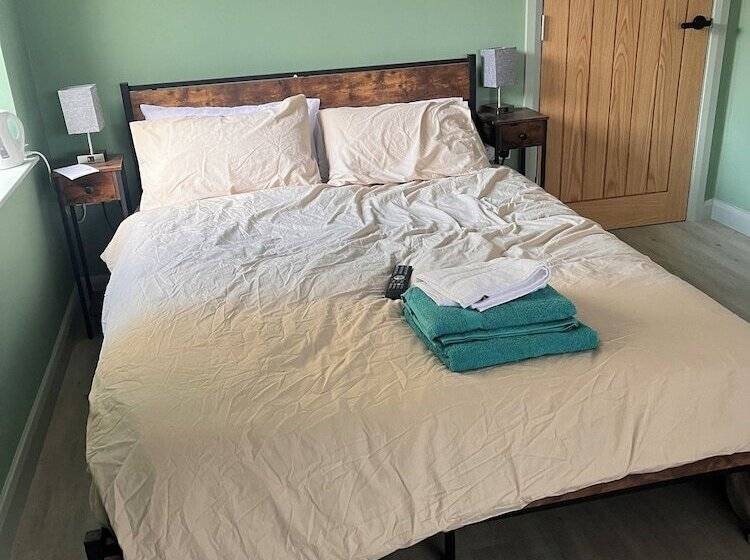 בית מלון כפרי Tumbledown