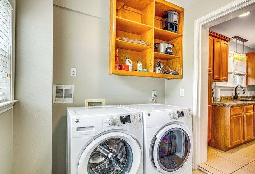 Pensacola Family Home W/ Fenced Yard: Pets Welcome