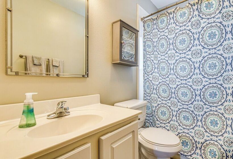 Pensacola Family Home W/ Fenced Yard: Pets Welcome