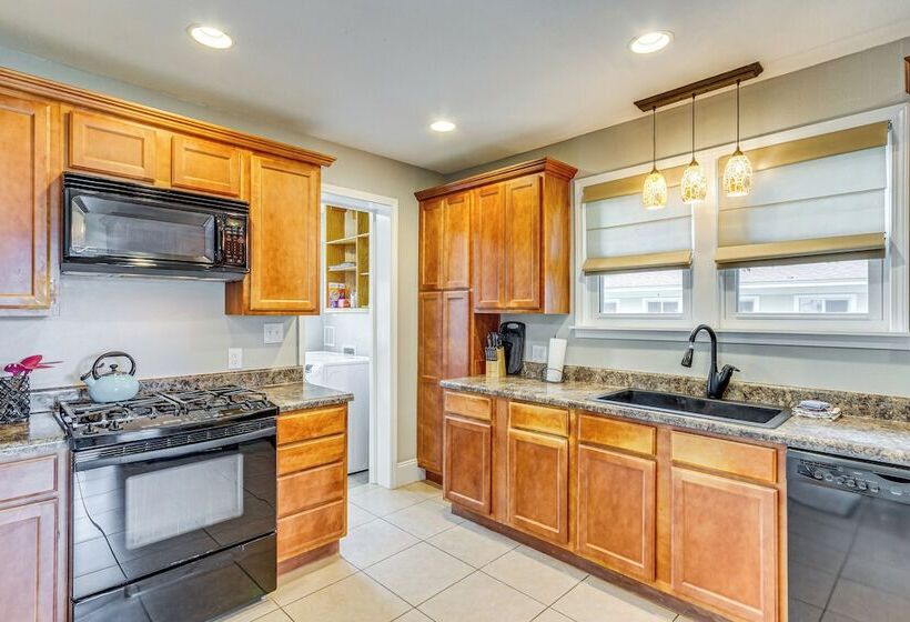 Pensacola Family Home W/ Fenced Yard: Pets Welcome