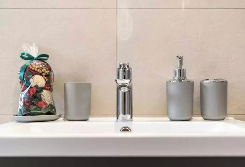 Majatalo Sebright House